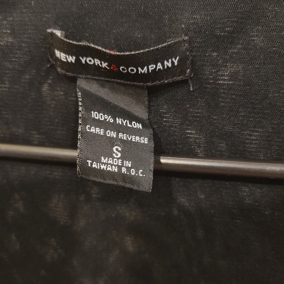 New York and Company lace see through top - Picture 4 of 4